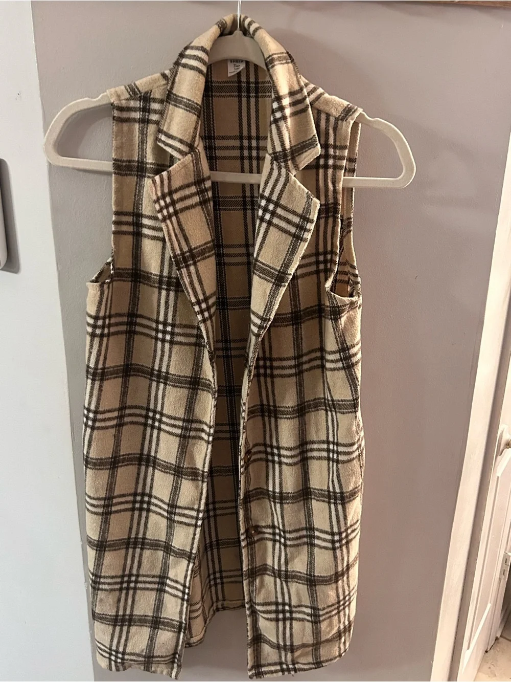 Plaid Sleeveless Coatigan - Beige/Black